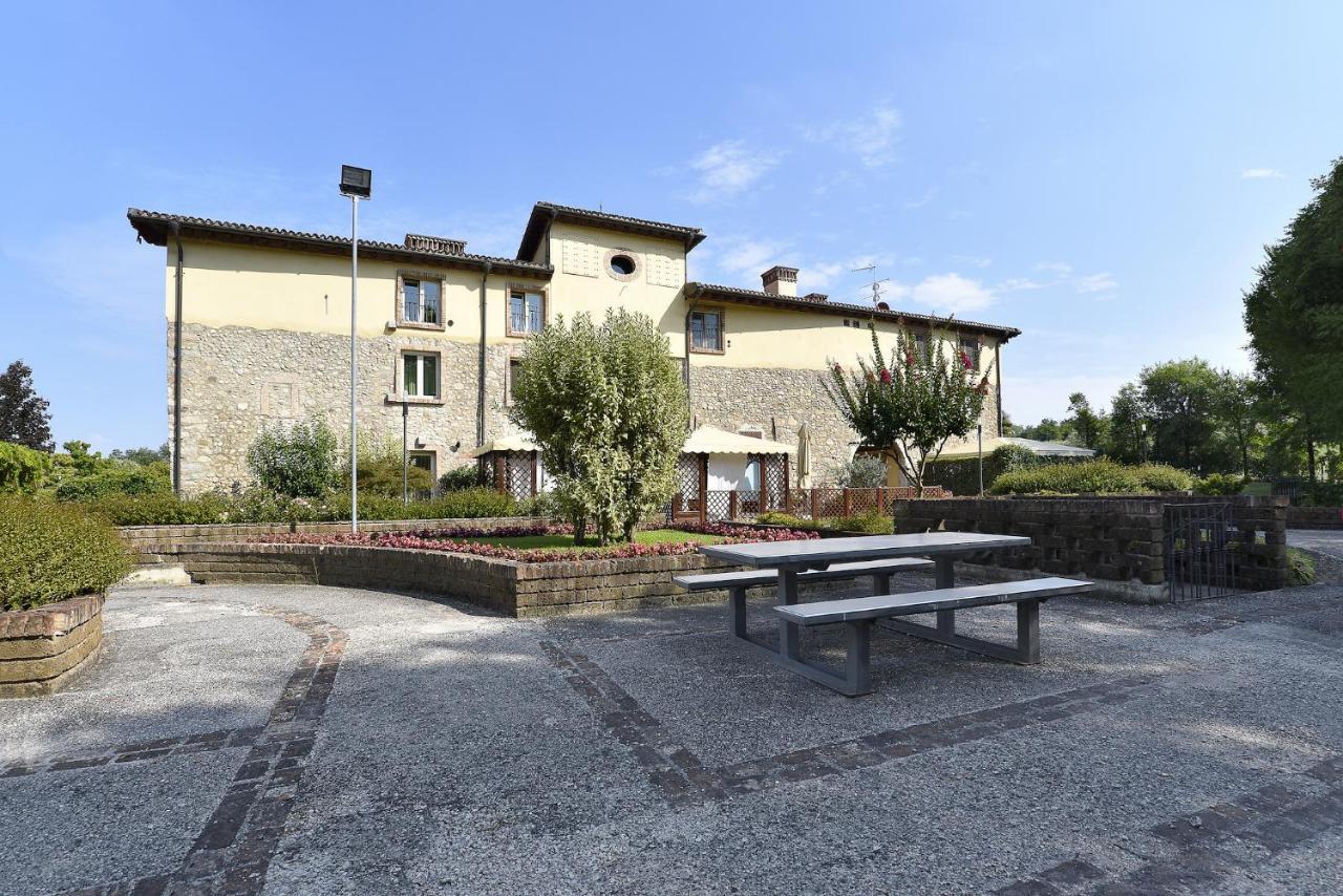 Cascina Paradiso Del Garda Апартаменты *
